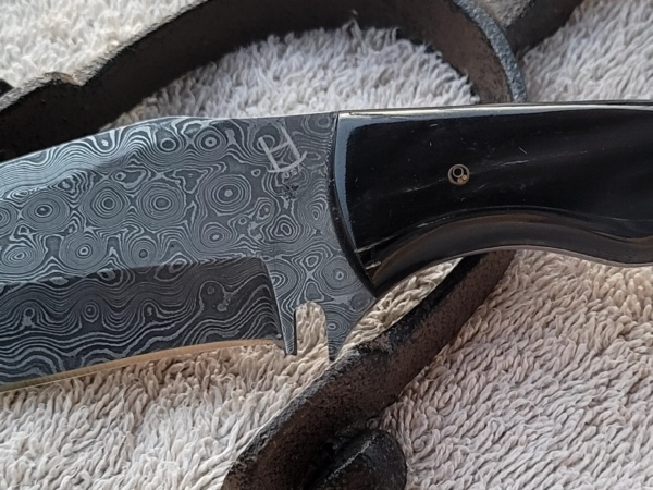 Skinner w/honey horn handle (#244)
