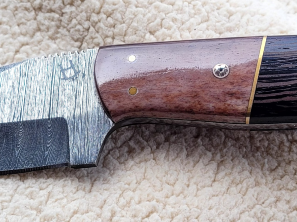 Skinner w/giraffe & wengewood handle (#251)